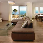 펜션 Beautiful Home In Veliko Brdo 마카르스카