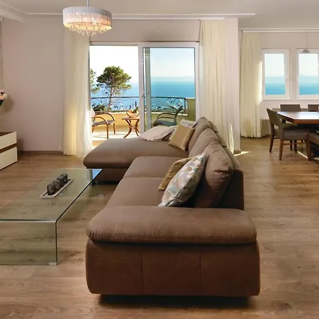 Ferienhaus Beautiful In Veliko Brdo Makarska
