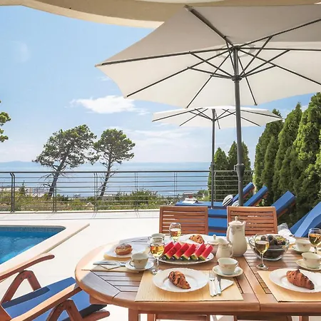 Gorgeous In Veliko Brdo * Makarska