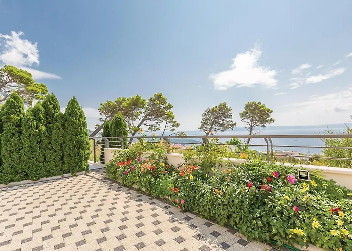 Gorgeous In Veliko Brdo * Makarska